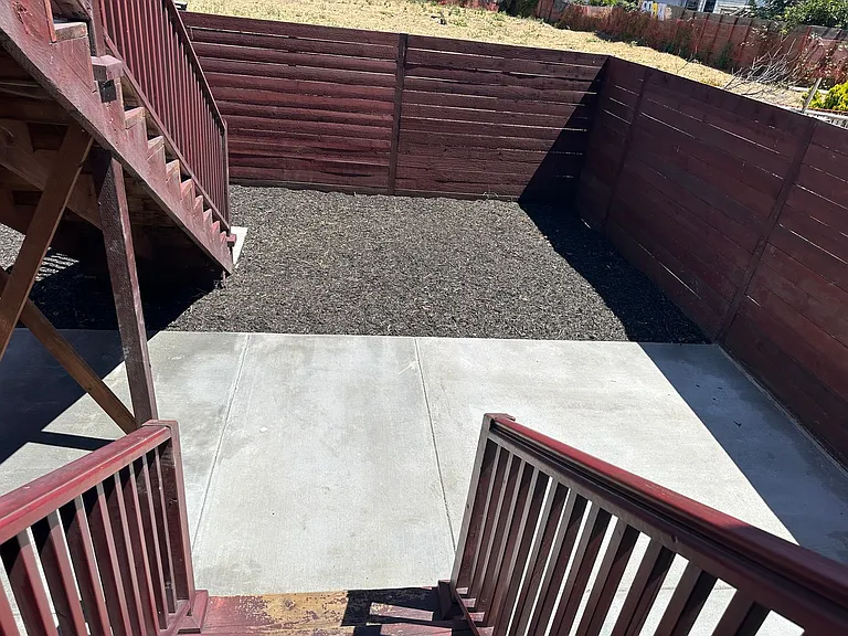 832 Pine St — Photo 16
