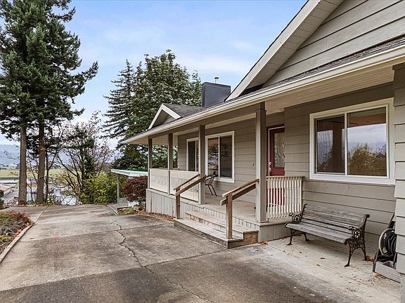 3rd image of 9951 Hillcrest Dr