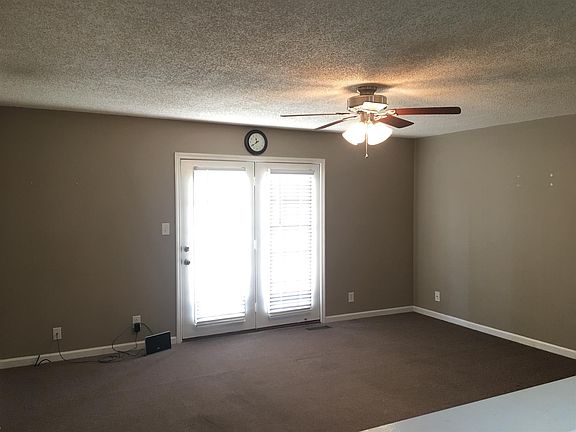 5th image of 398 Jack Miller Blvd APT C