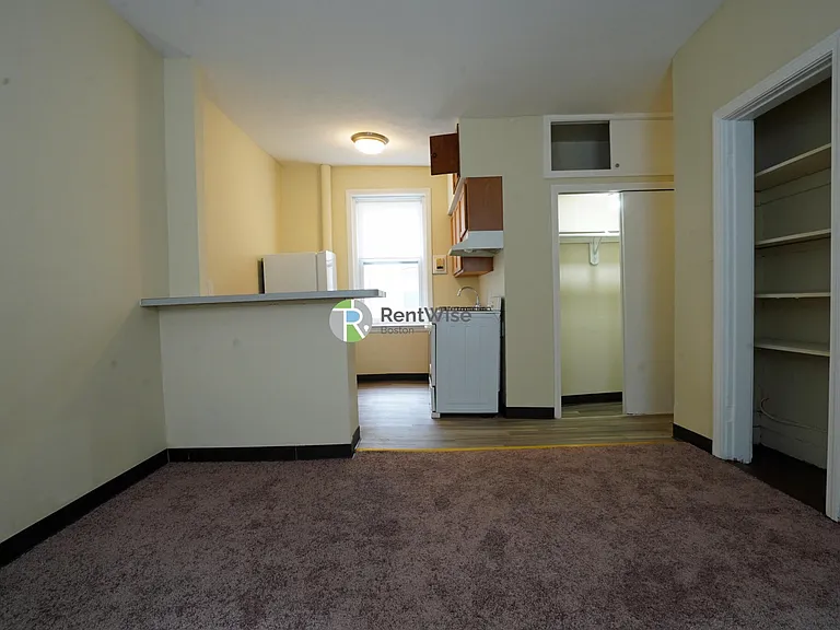 225 Kelton St #4U — Photo 2