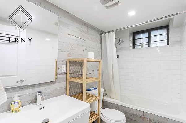 Rented by ERNY LLC | media 8