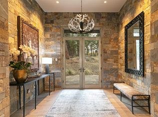 1441 Stock Farm Rd, Hamilton, MT 59840