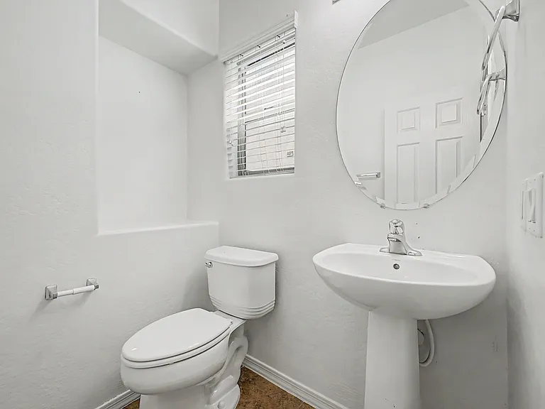 2048 W Monte Cristo Ave — Photo 17