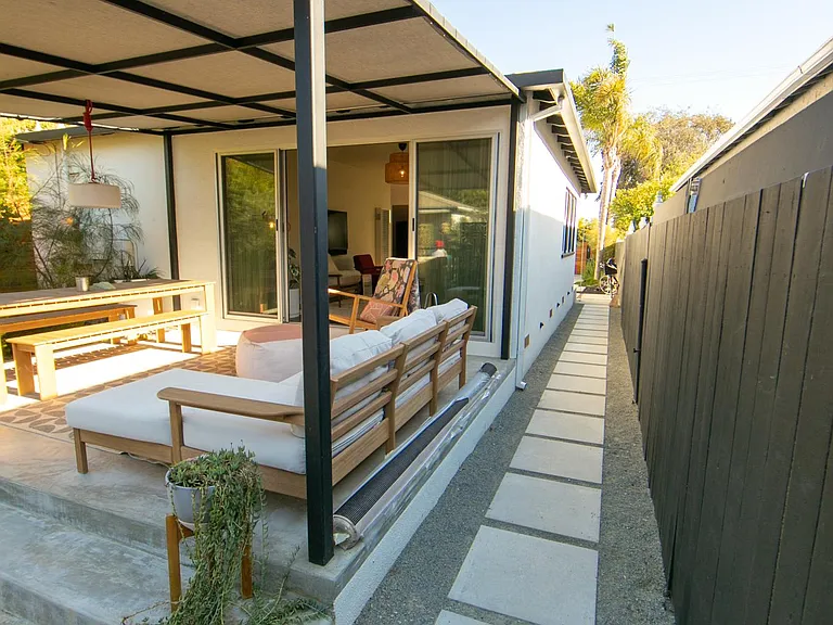 E Sunset Ave — Photo 15