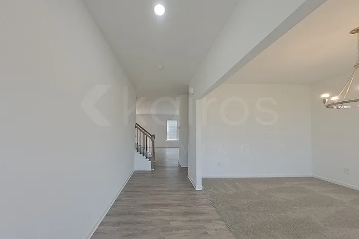 4 bed, 2.5 bath, 2340 sqft, $2,395 — Photo 3