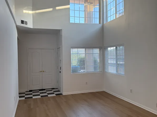 511 E 31st St, Long Beach, CA 90807