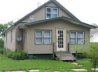 105 E 5th St, Wakefield, NE 68784