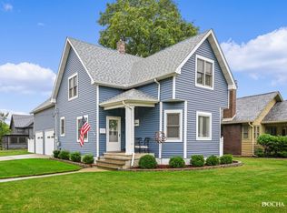 403 E Van Buren St, Ottawa, IL 61350