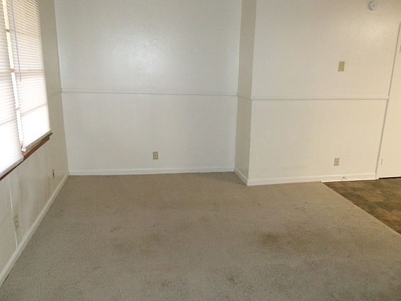 3rd image of 420 Sam Houston Dr APT A
