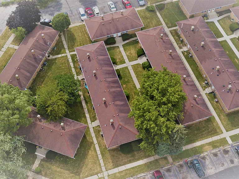 642 Pickus Ct — Photo 3