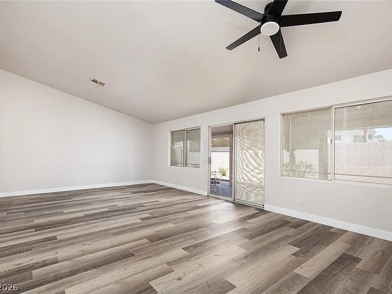 327 Perry Ellis Dr — Photo 20