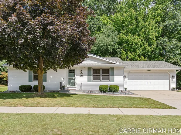 4158 Chasseral Dr NW, Comstock Park, MI 49321