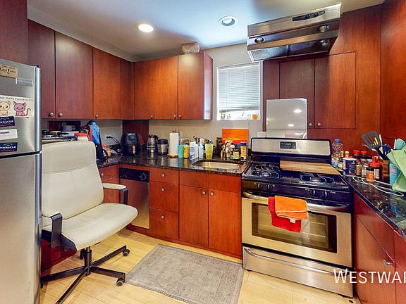 3rd image of 1546 N Mohawk St #6