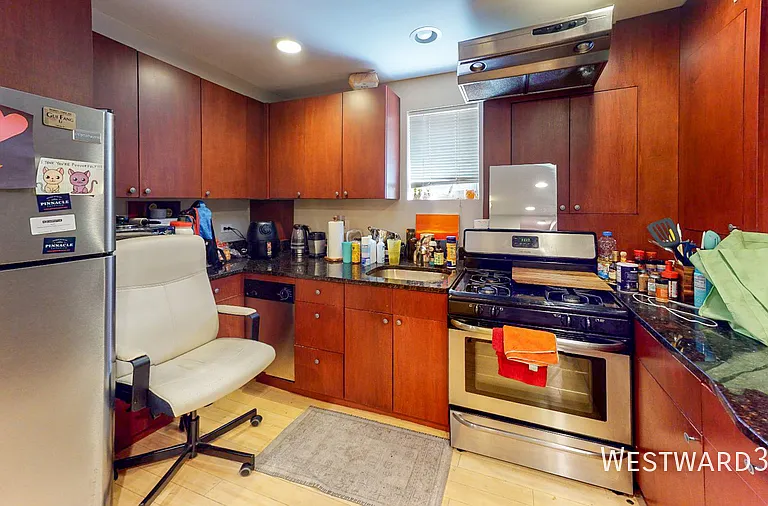 1546 N Mohawk St #6 — Photo 3