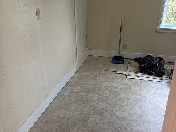 5th image of 846 Alexander Spring Rd APT C