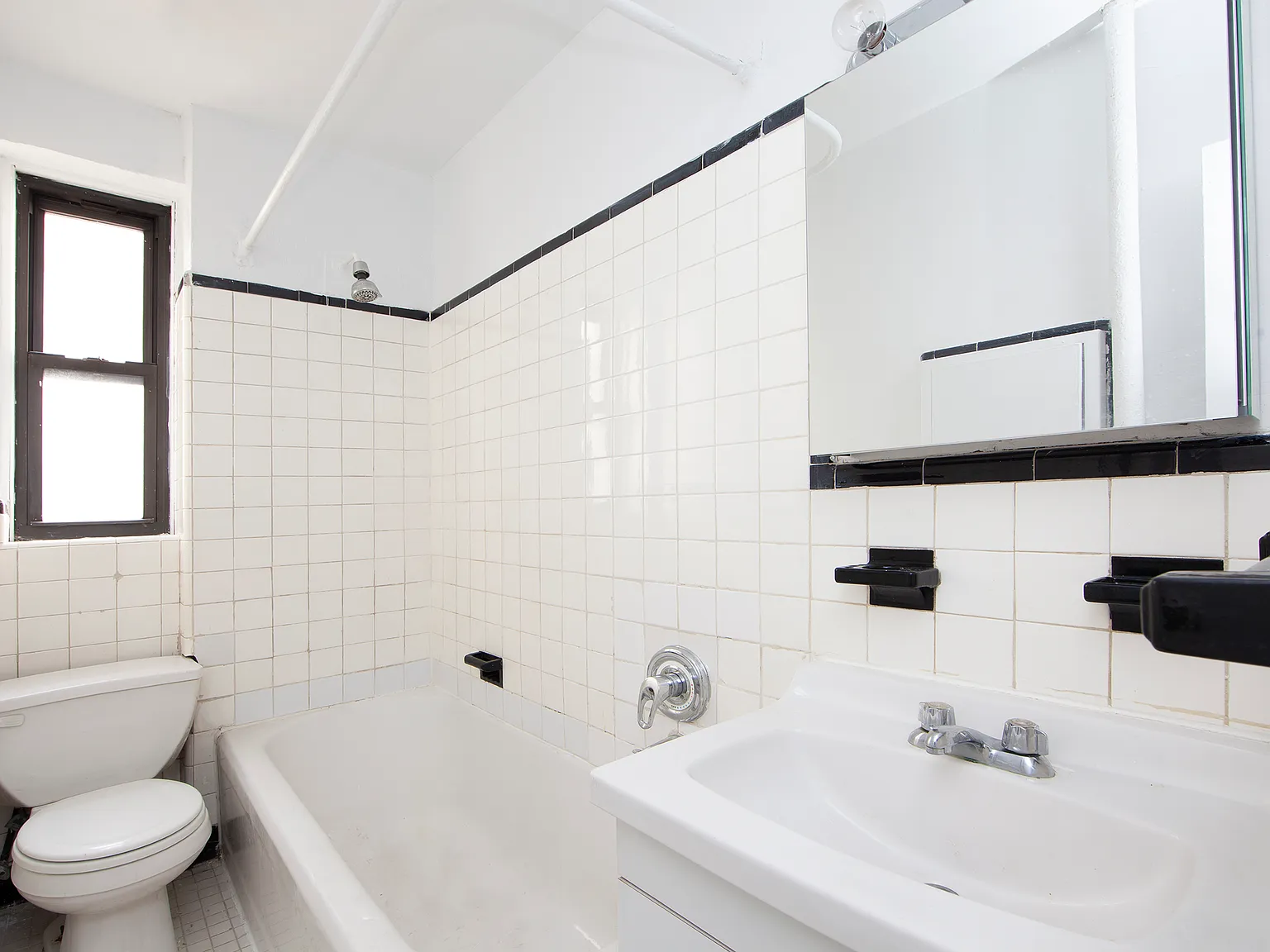 233 East 32nd Street — Photo 4