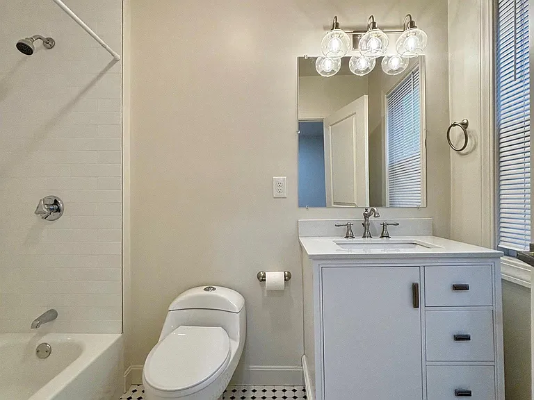 9 Bartlett St #2 — Photo 8