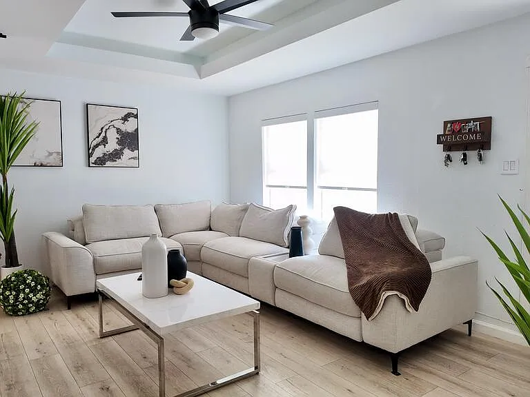 916 Patton Dr — Photo 6