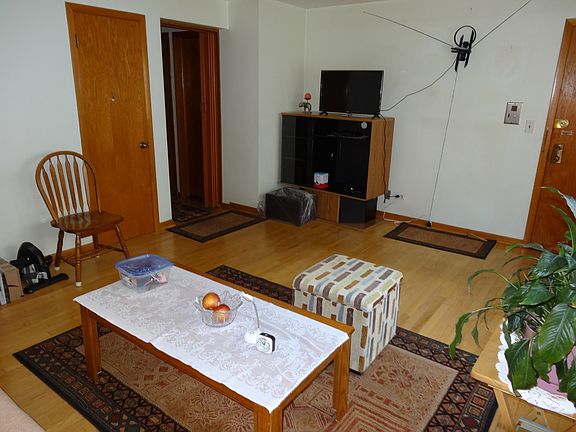 3rd image of 3123 N Nashville Ave APT 1C