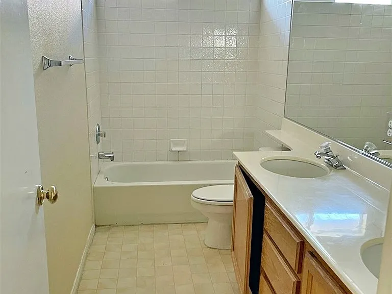 3496 Meridale Dr — Photo 31