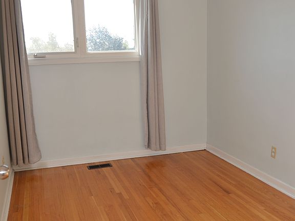 4th image of 138 Lindylou Rd