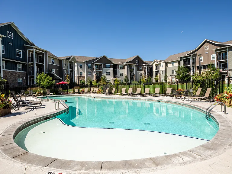 Bucking Horse Apartments — Photo 13