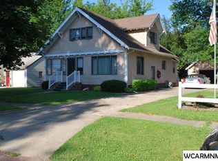 402 S Center St, Ceylon, MN 56121