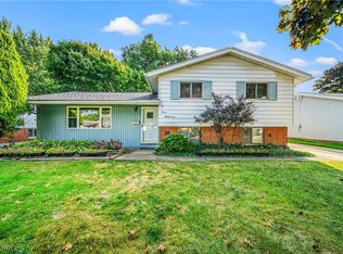 1187 Golden Gate Blvd, Mayfield Heights, OH 44124