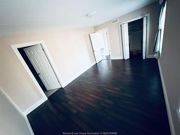 5th image of 3817 Zanzibar Cres
