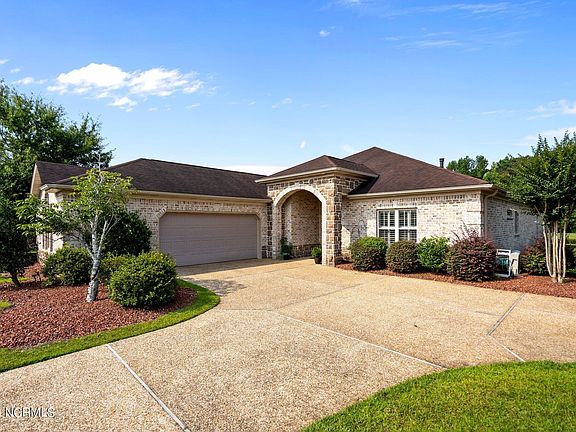 3rd image of 1096 Leesburg Drive
