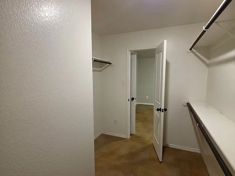 3103 Goblin Dr — Photo 12
