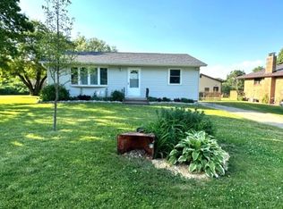 5069 Saint Catherine Rd, Dubuque, IA 52003