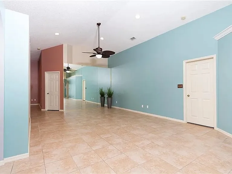3114 Bellingham Dr — Photo 5