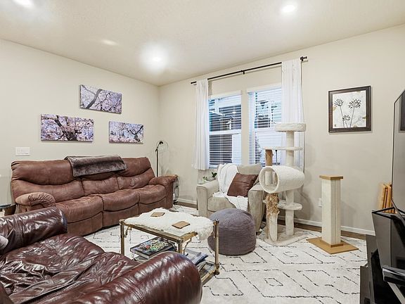 2nd image of 3231 N Stanley Rd