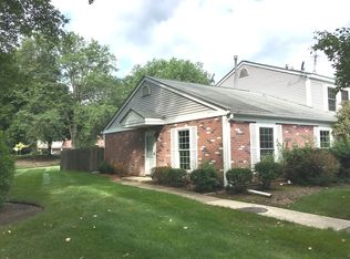 26 Silver Tree Cir, Cary, IL 60013