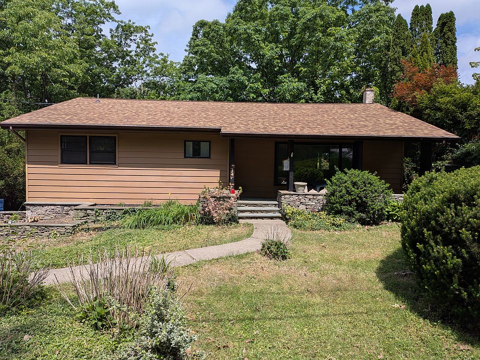 1st image of 302 Conroy Ave #1