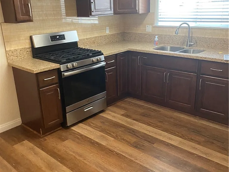 2704 W Grand Ave #B — Photo 5