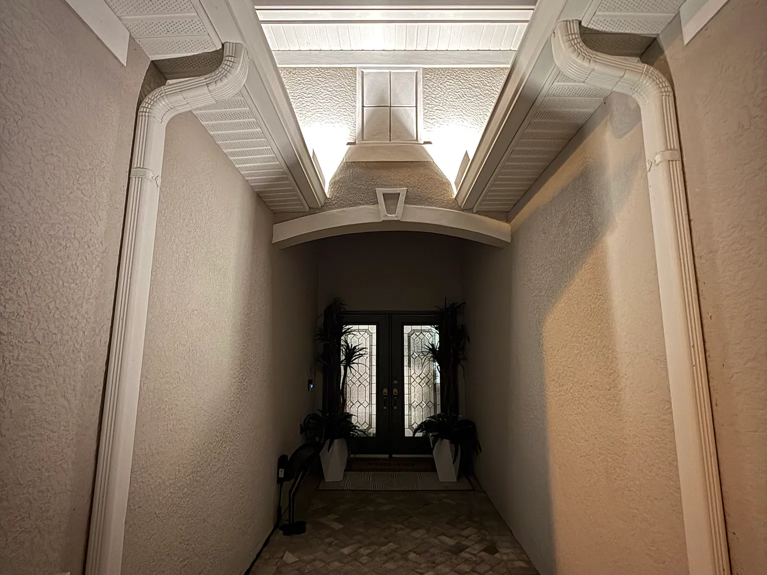 3 bed, 2445 sqft, $8,900 — Photo 3