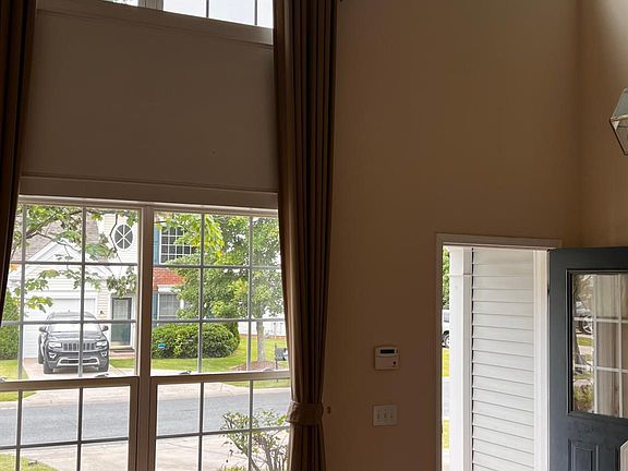 2nd image of 3531 Laurenhurst Ln