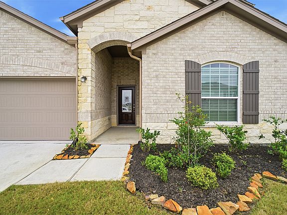 5th image of 2702 Ruby Laurel Dr