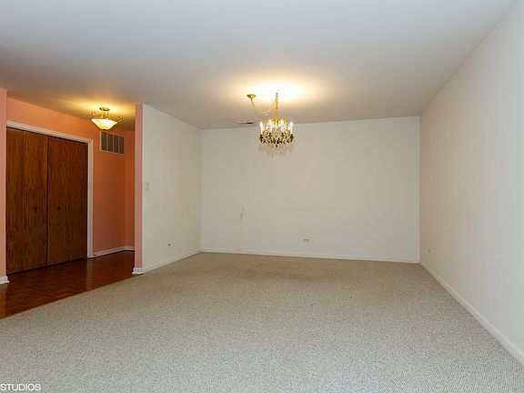 4th image of 501 Lake Hinsdale Dr APT 106