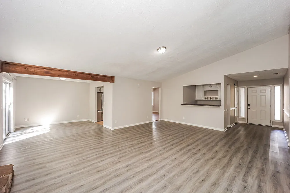 3 bed, 2.0 bath, 1694 sqft, $2,490 — Photo 4