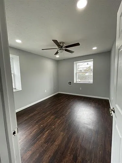 512 Church St — Photo 2