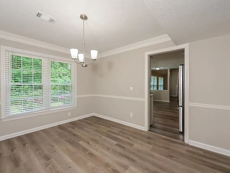1070 Hunters Creek Ct — Photo 6