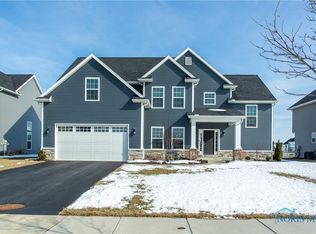 2705 Woods Edge Rd, Perrysburg, OH 43551