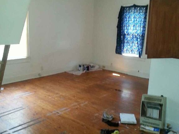 4th image of 647 Prospect St