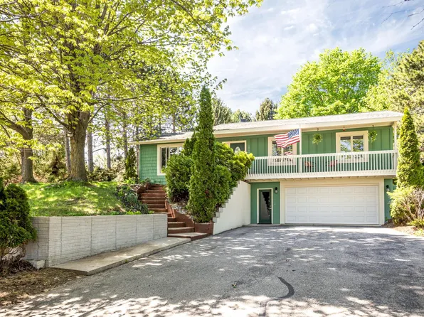 6066 S West Bay Shore Dr, Traverse City, MI 49684
