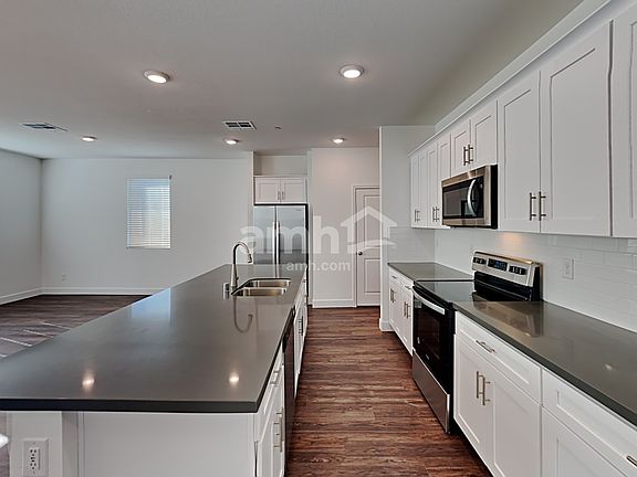3rd image of 10077 Roseum Ct