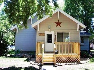 307 E 7th Ave, Mitchell, SD 57301