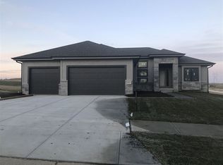 18910 Boyd St, Elkhorn, NE 68022